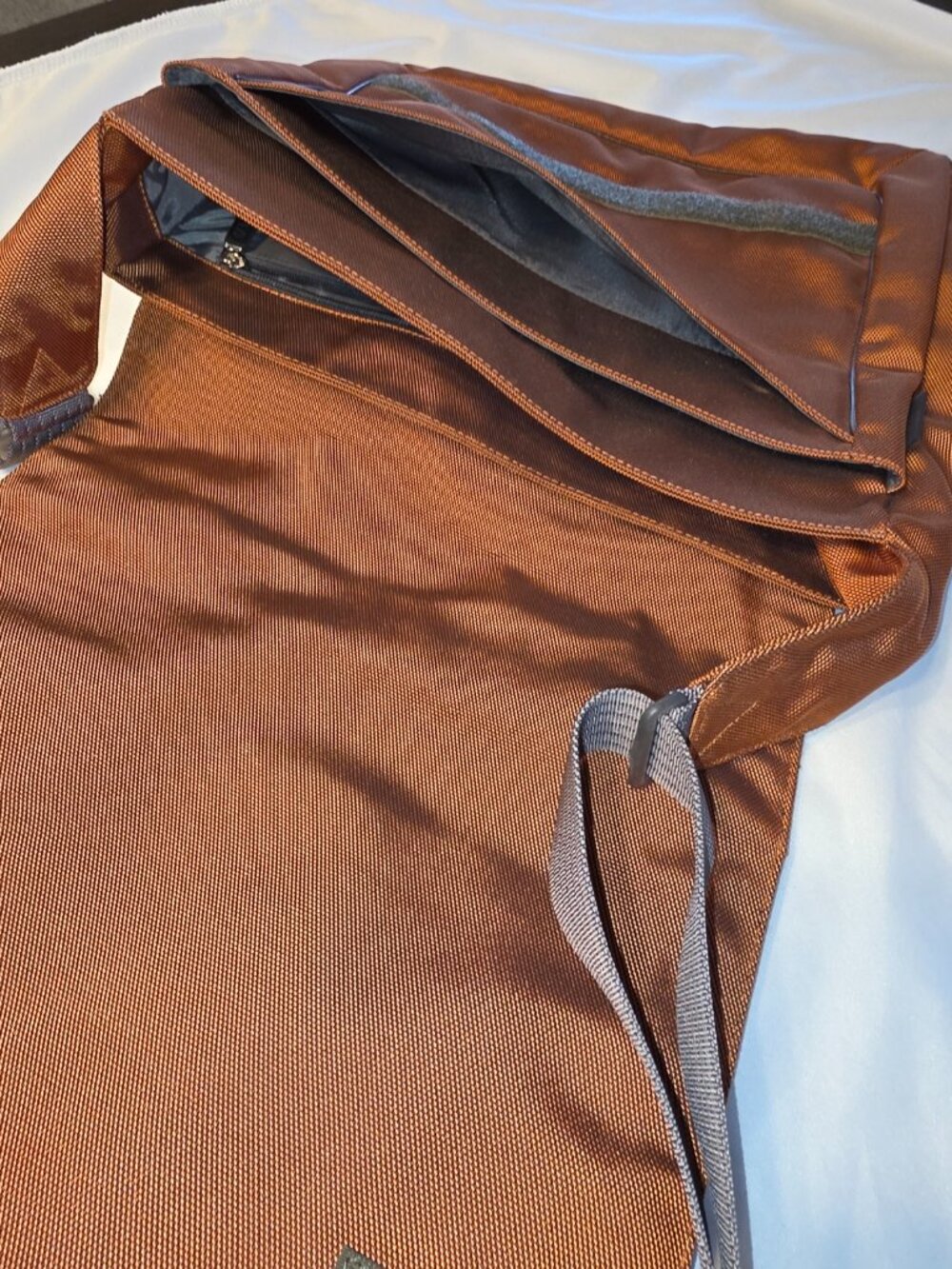 Burnt Orange Laptop Bag Padded Shoulder Strap Hook Loop Flap Closure Messenger - Picture 4 of 8